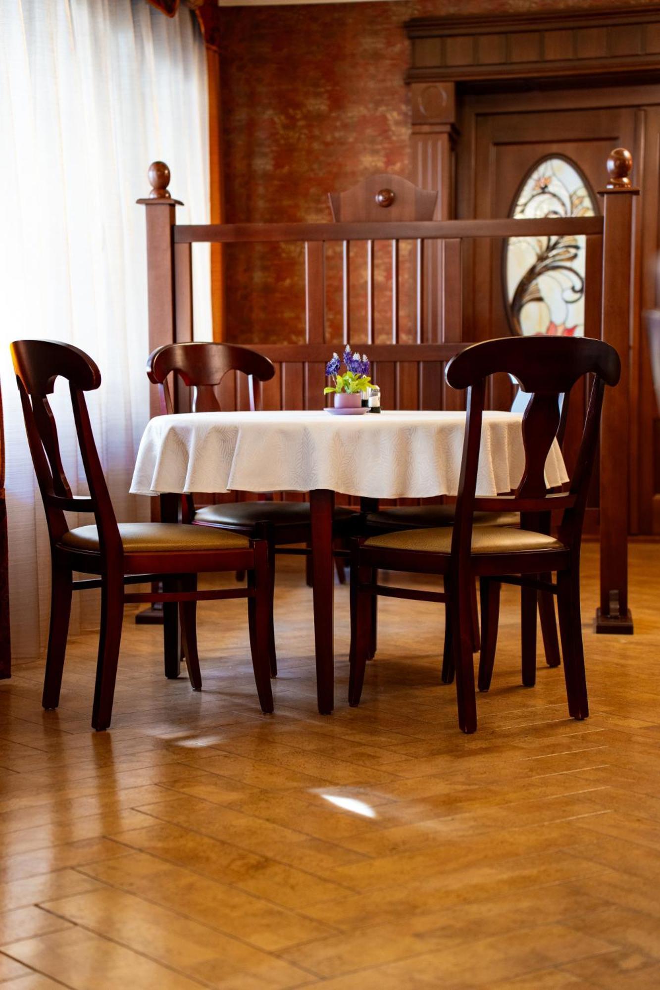 Lilla Panzio Hotel Odorheiu Secuiesc Luaran gambar