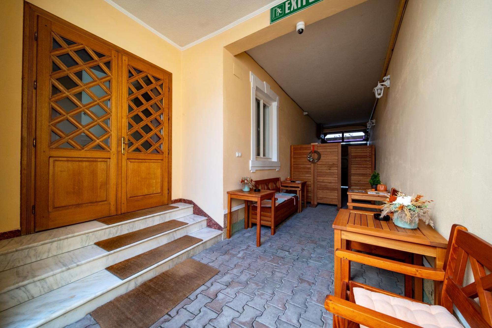 Lilla Panzio Hotel Odorheiu Secuiesc Luaran gambar