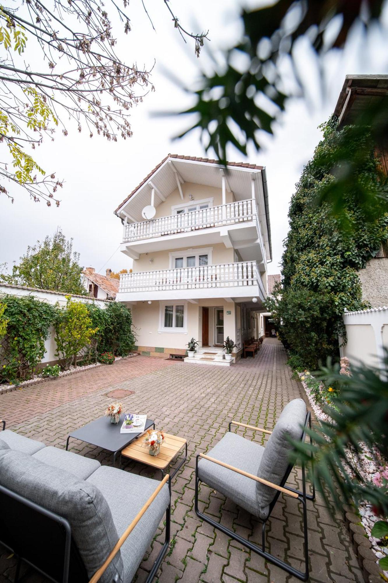 Lilla Panzio Hotel Odorheiu Secuiesc Luaran gambar