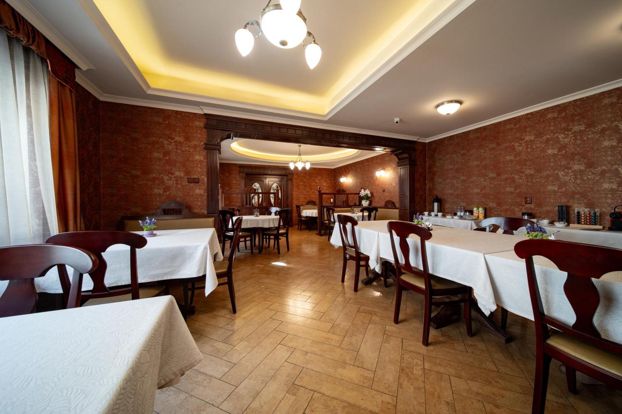 Lilla Panzio Hotel Odorheiu Secuiesc Luaran gambar