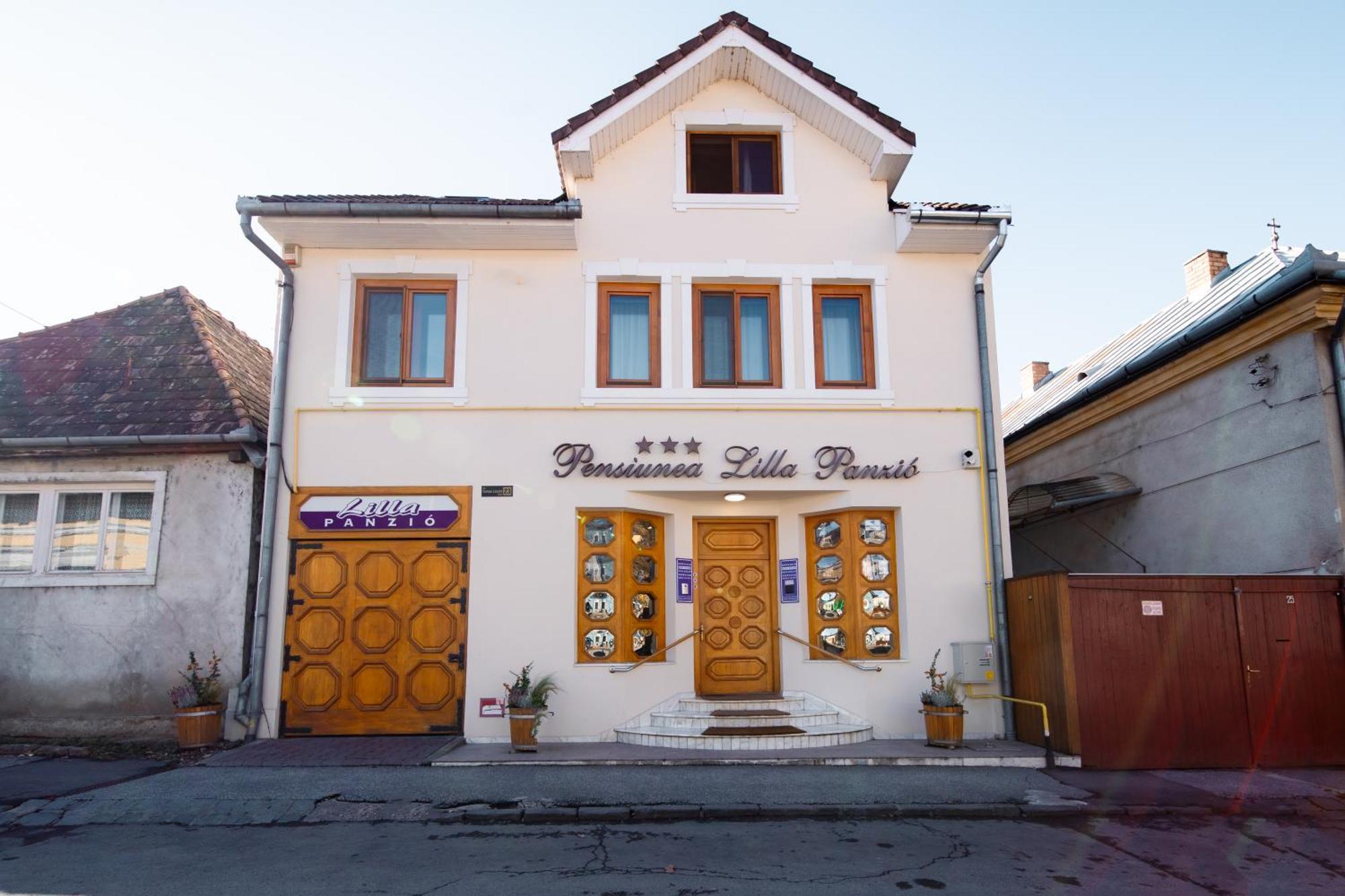 Lilla Panzio Hotel Odorheiu Secuiesc Luaran gambar