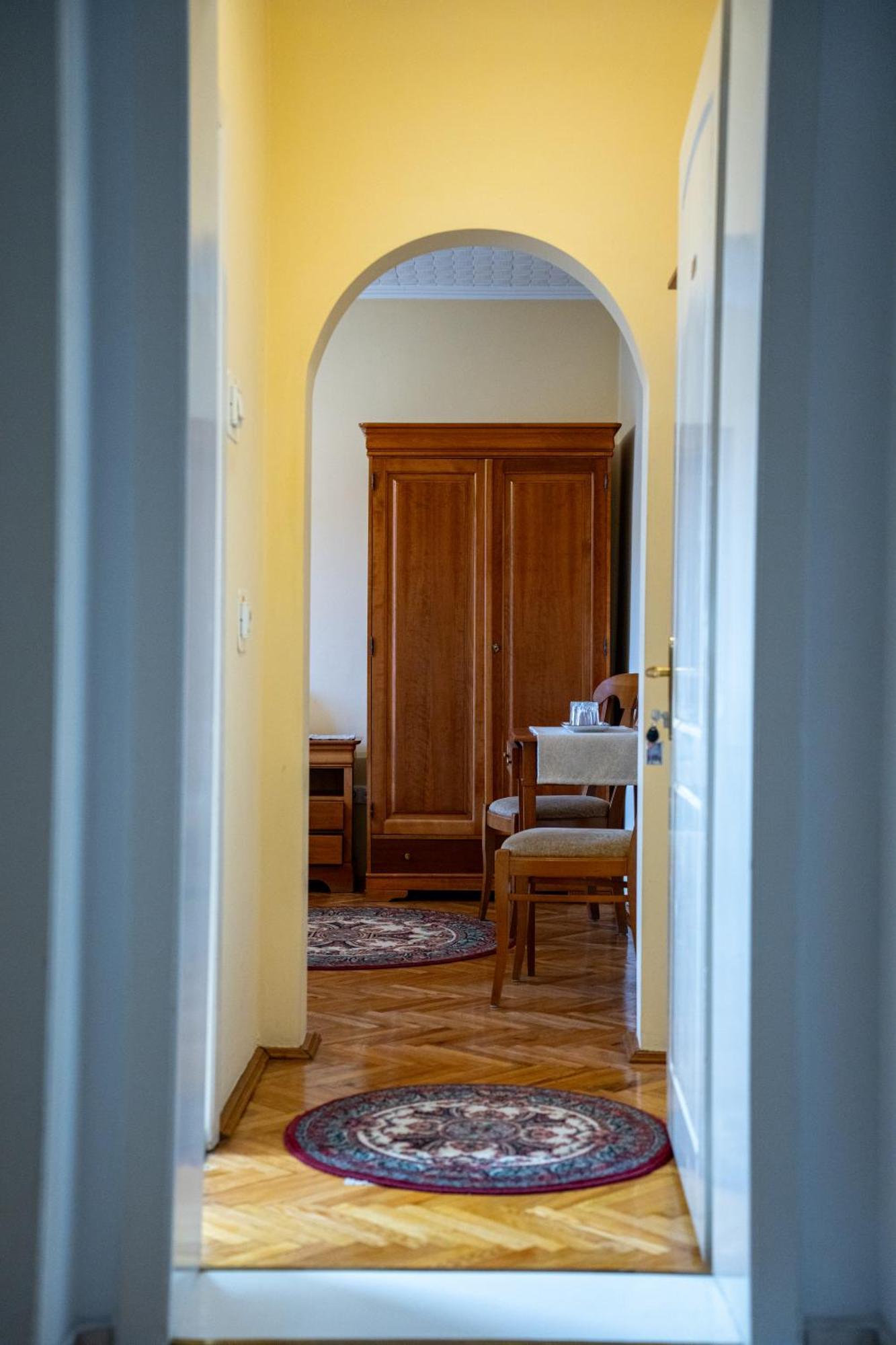 Lilla Panzio Hotel Odorheiu Secuiesc Luaran gambar