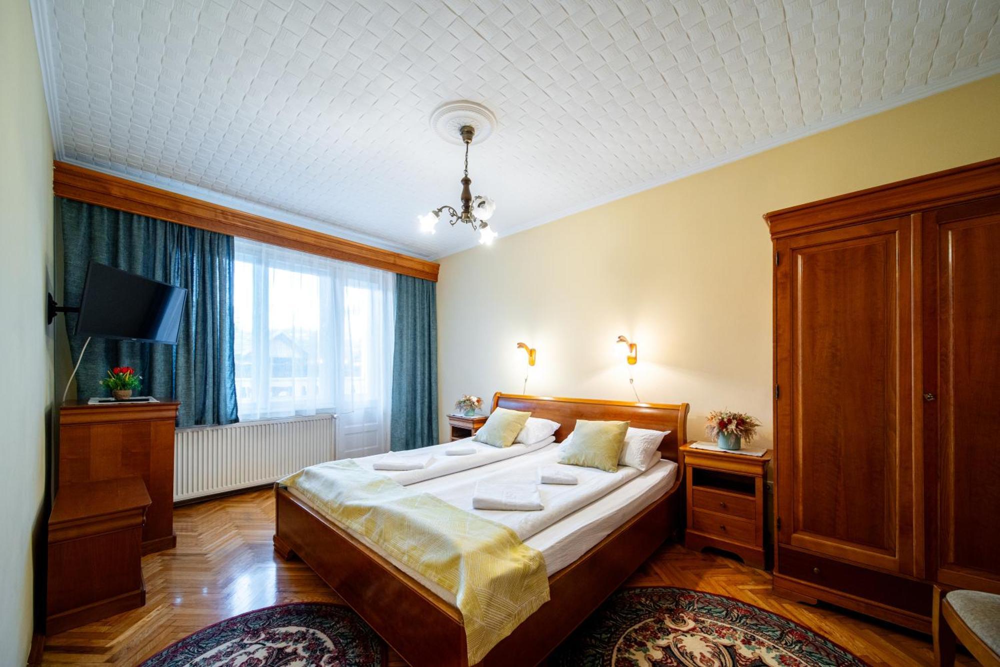 Lilla Panzio Hotel Odorheiu Secuiesc Luaran gambar