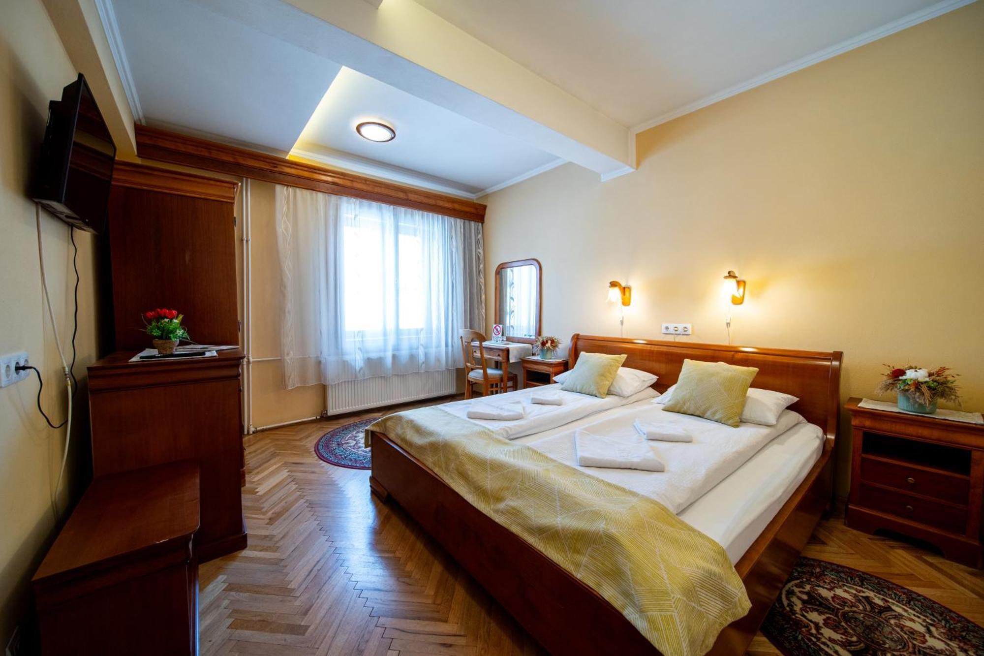 Lilla Panzio Hotel Odorheiu Secuiesc Luaran gambar