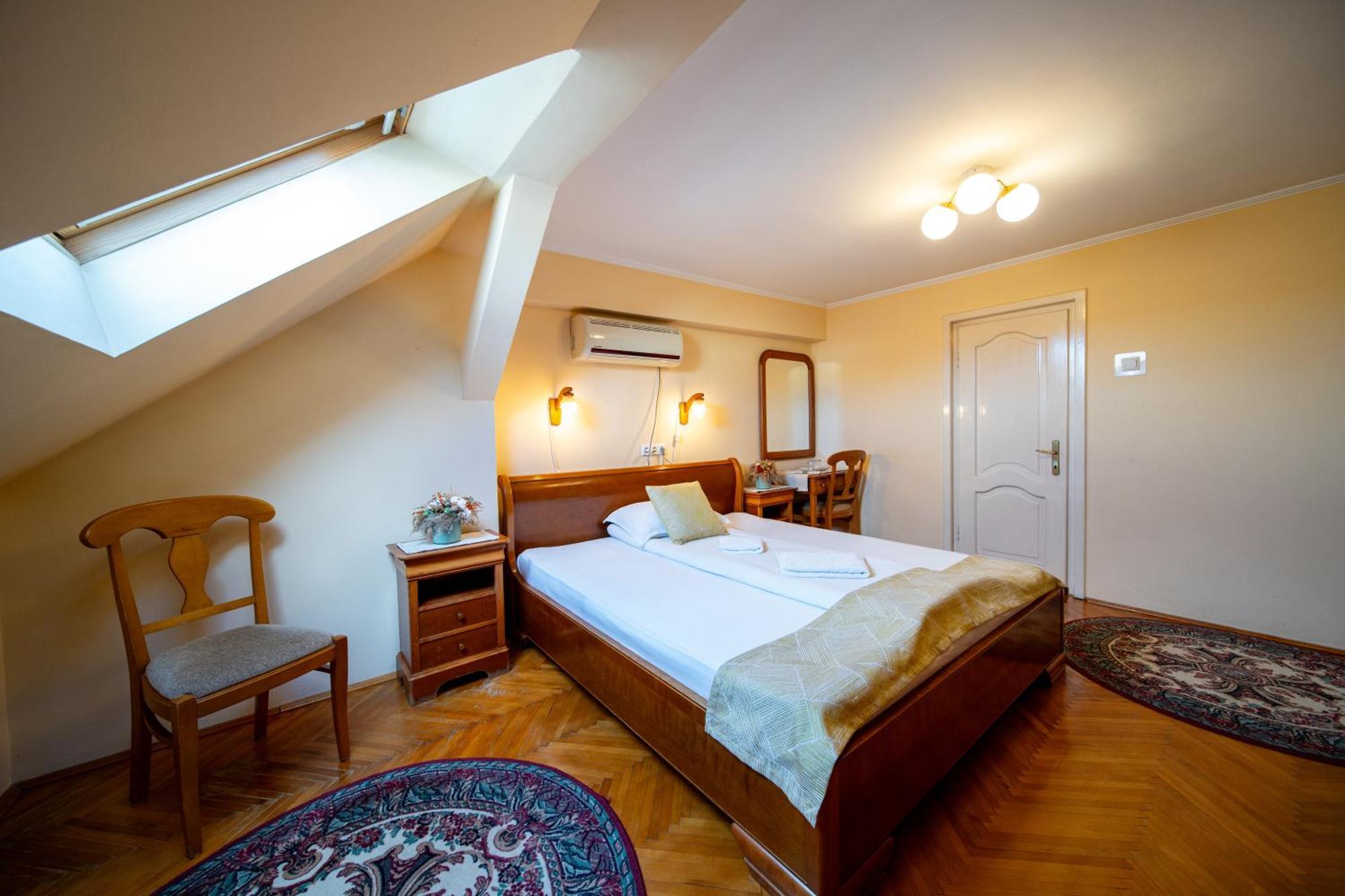 Lilla Panzio Hotel Odorheiu Secuiesc Luaran gambar