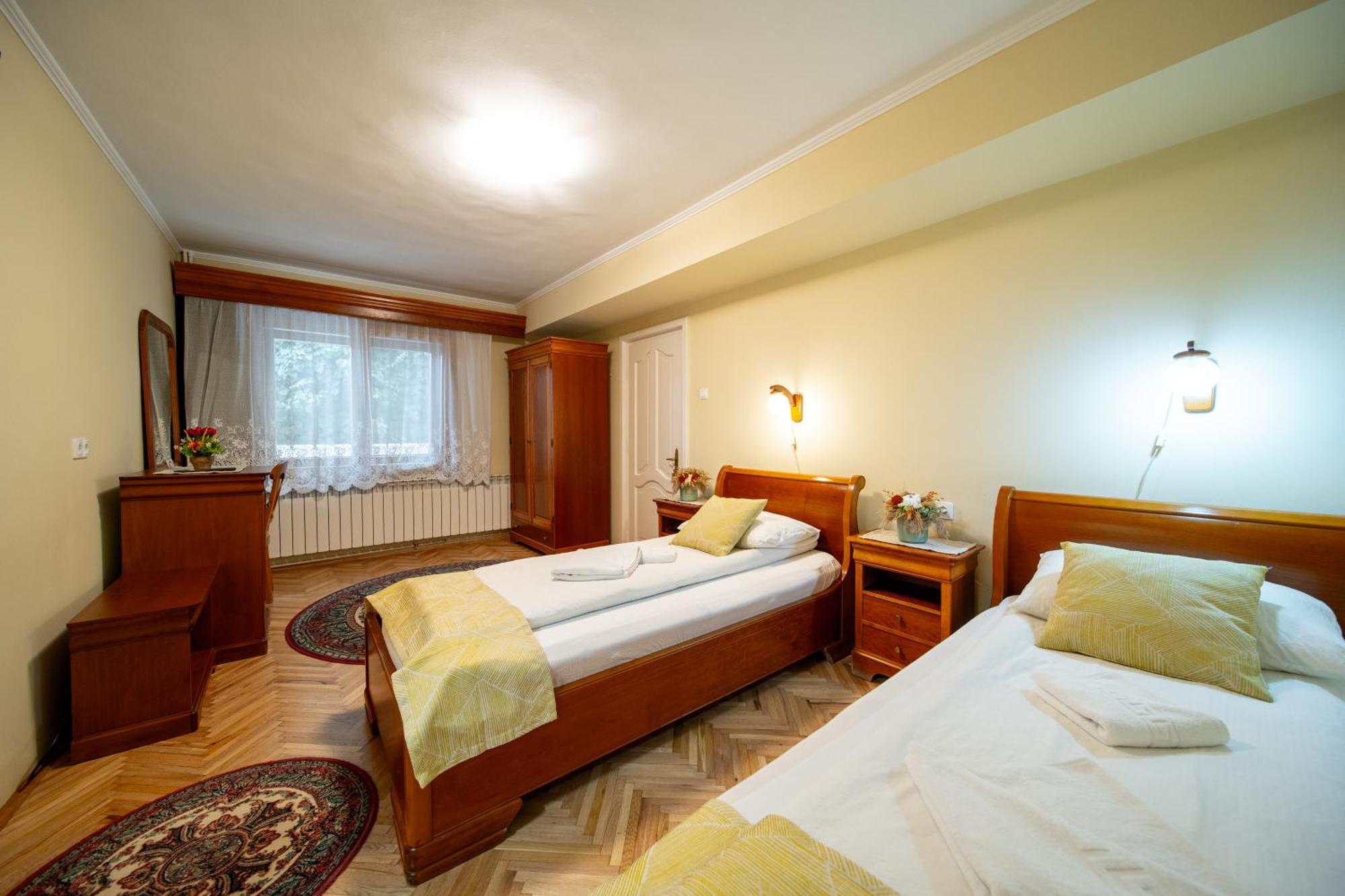 Lilla Panzio Hotel Odorheiu Secuiesc Luaran gambar