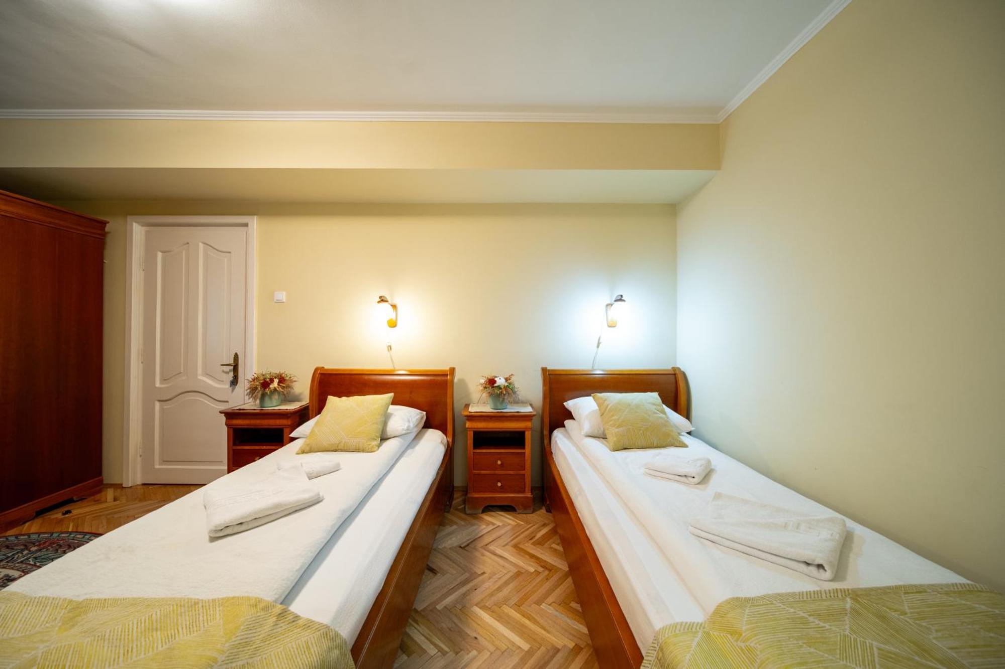 Lilla Panzio Hotel Odorheiu Secuiesc Luaran gambar