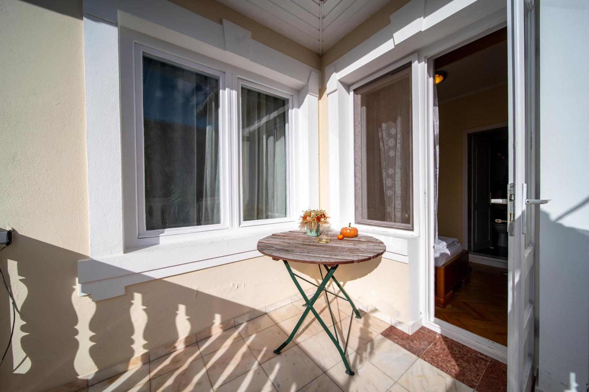 Lilla Panzio Hotel Odorheiu Secuiesc Bilik gambar