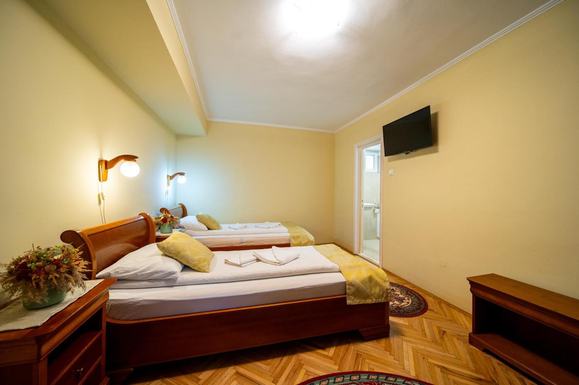 Lilla Panzio Hotel Odorheiu Secuiesc Luaran gambar